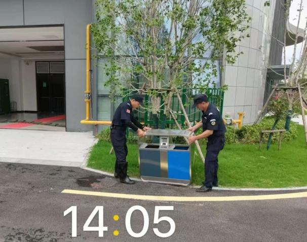 C:/Users/BA/Desktop/風(fēng)雨過后南京保安迅速行動,恢復(fù)安“寧”面貌/4.jpg4